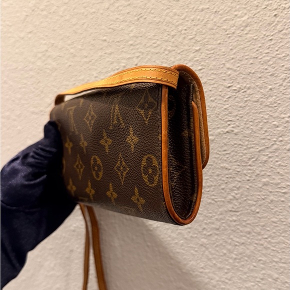 Louis Vuitton Monogram Pochette Twin PM with Removable Strap - Picture 6 of 13